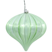 5.7" Celadon Shiny Onion UV Drilled 3/Bg
